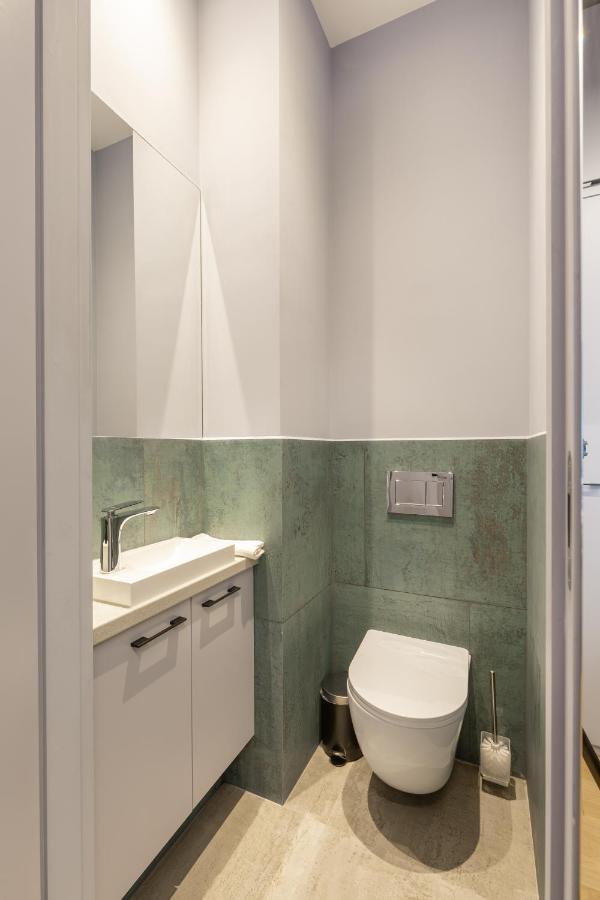 Bauhaus Luxury 2-bedroom In The Absolute Center Boedapest
