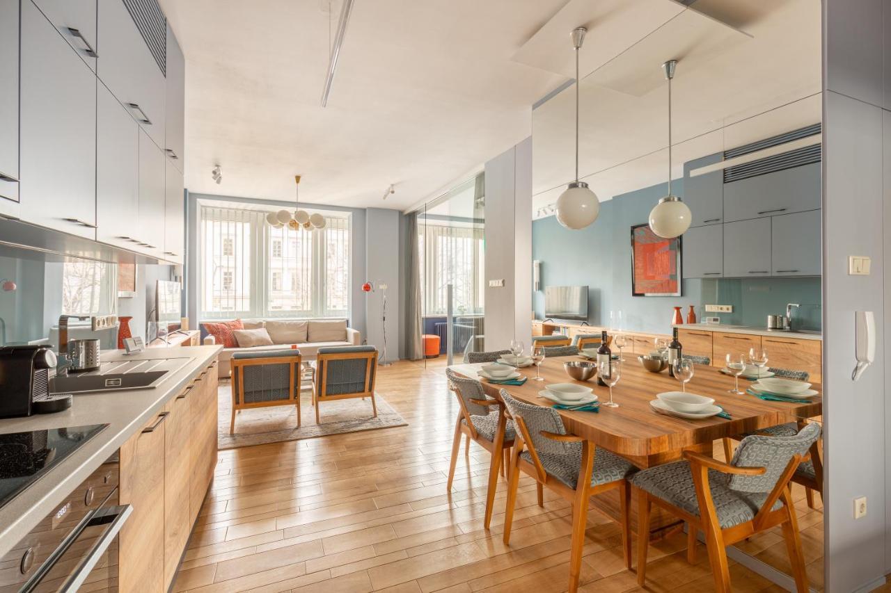 Bauhaus Luxury 2-bedroom In The Absolute Center * Boedapest